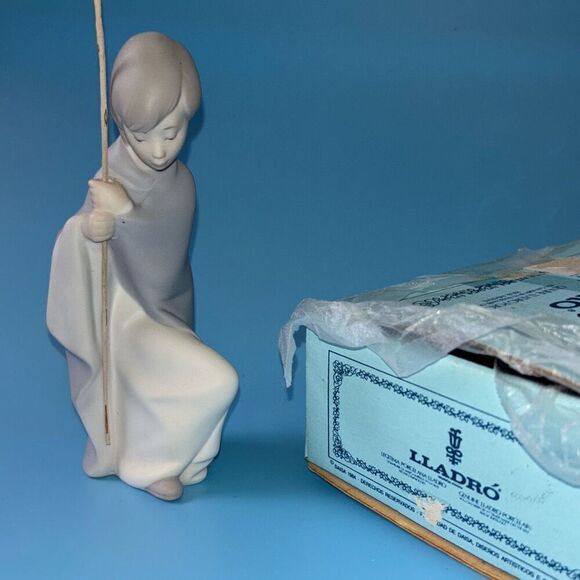 Lladro St Joseph w/staff Nativity 4672 Holy Family matte - Picture 1 of 8